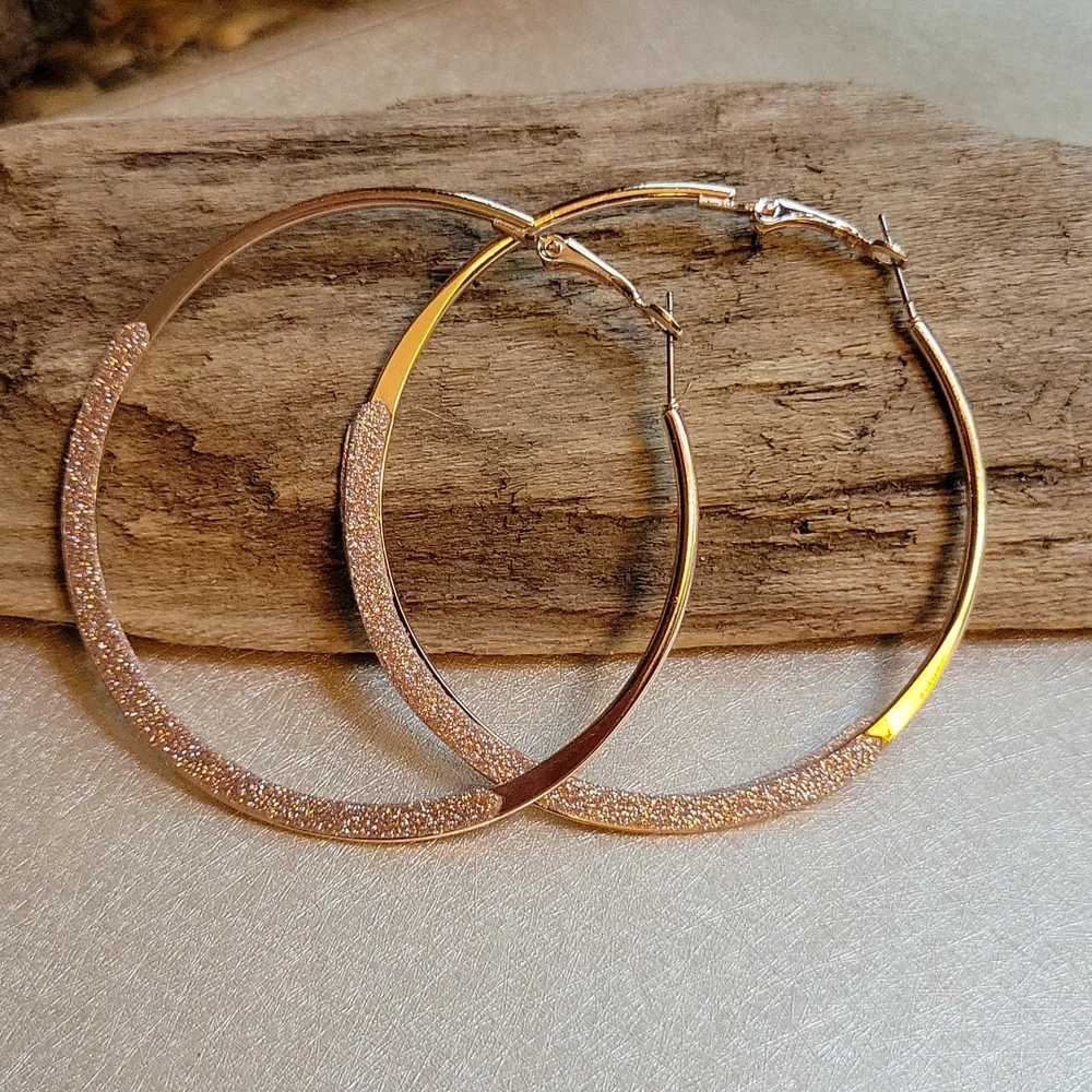 💥LAST ONE💥Shimmer Dipped Rose Gold Oversized Hoop Earrings - Picture 3 of 5